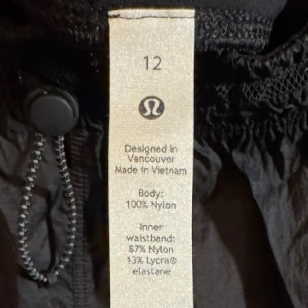 NWOT LULULEMON Step Out Black Packable High Rise 3" Shorts Size 12 - Picture 6 of 14